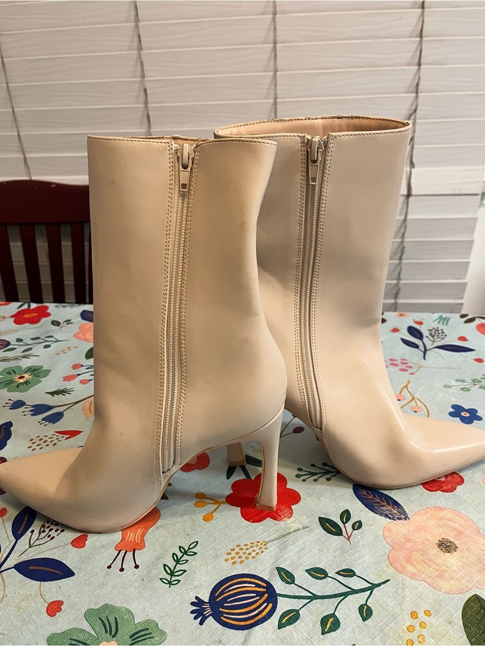Women's Cream Pointed-Toe Mid-Calf Heeled Boots